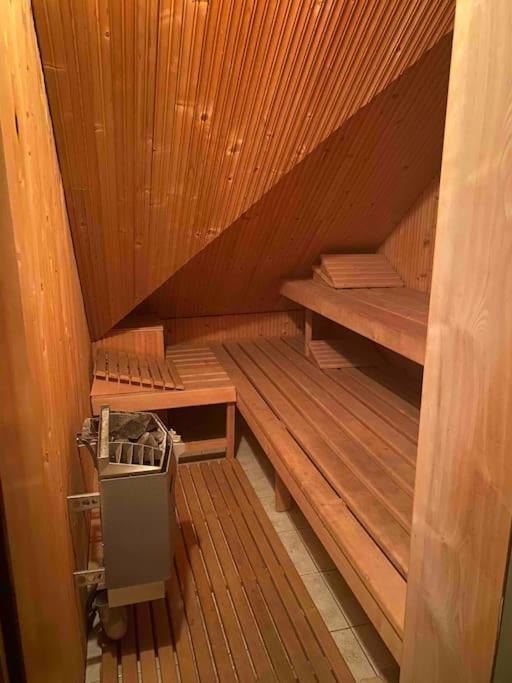Rooftop 180m2 Loft With Private Sauna, Pozsony