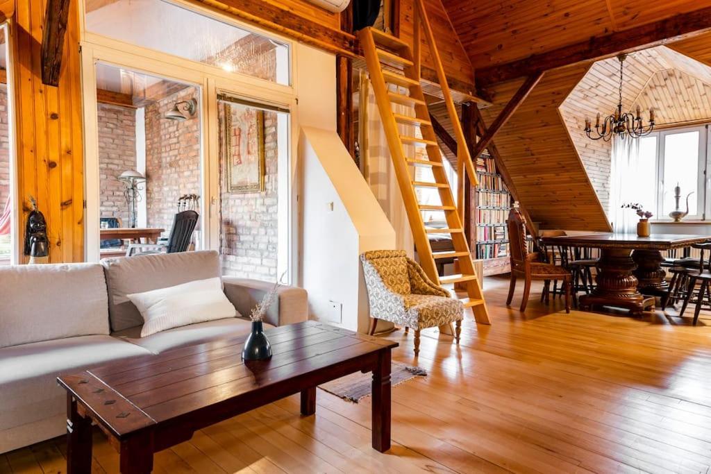 Rooftop 180m2 Loft With Private Sauna, Pozsony